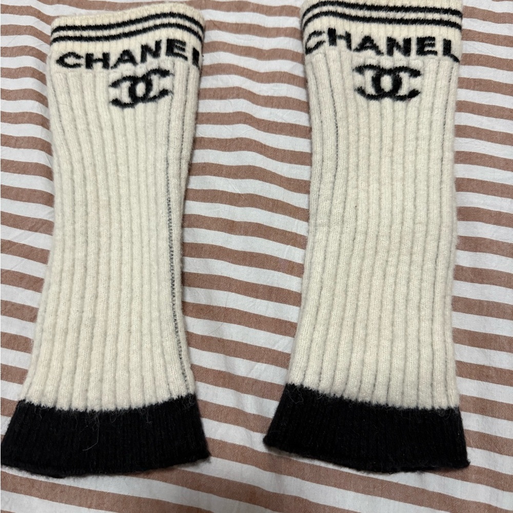 CHANEL Leg warmers